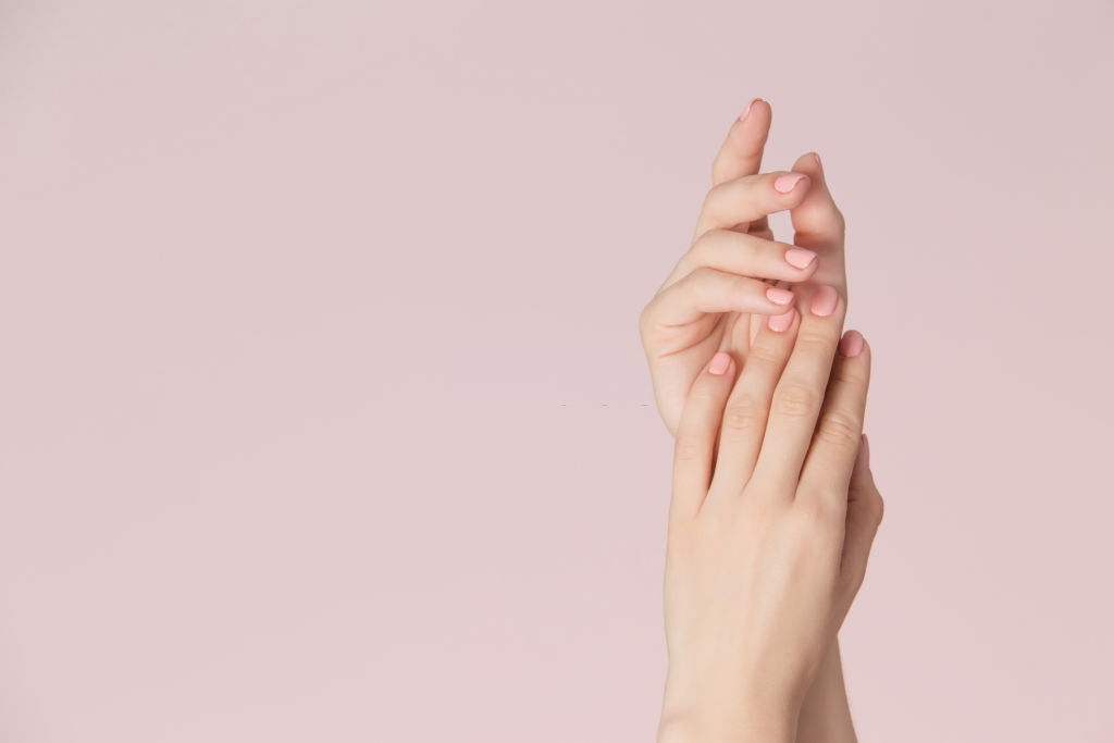 How to choose the best nail colors for fair skin? ~ SoFWIReD